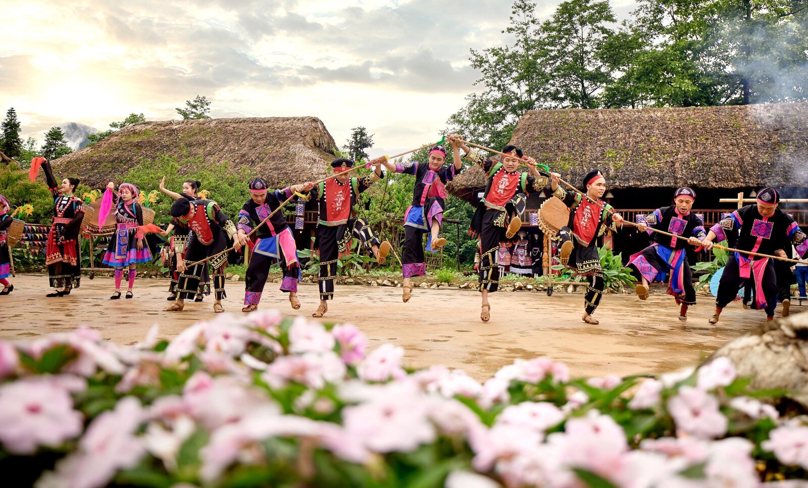 Sun World Fansipan Legend Launches Unique Experiential Show on Fansipan Peak, Sa Pa